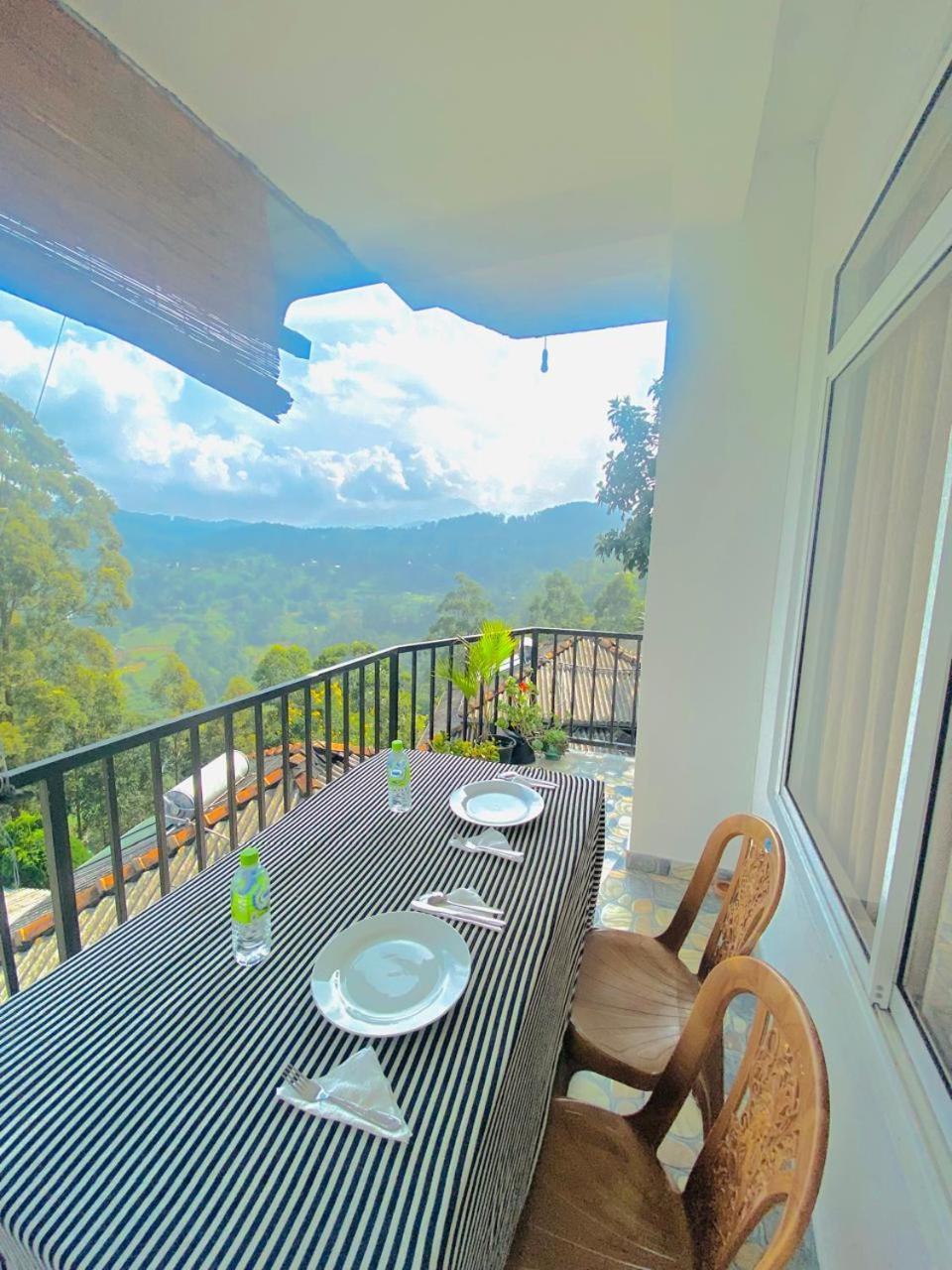 Pleasant Peak Bed & Breakfast Ella Exterior photo
