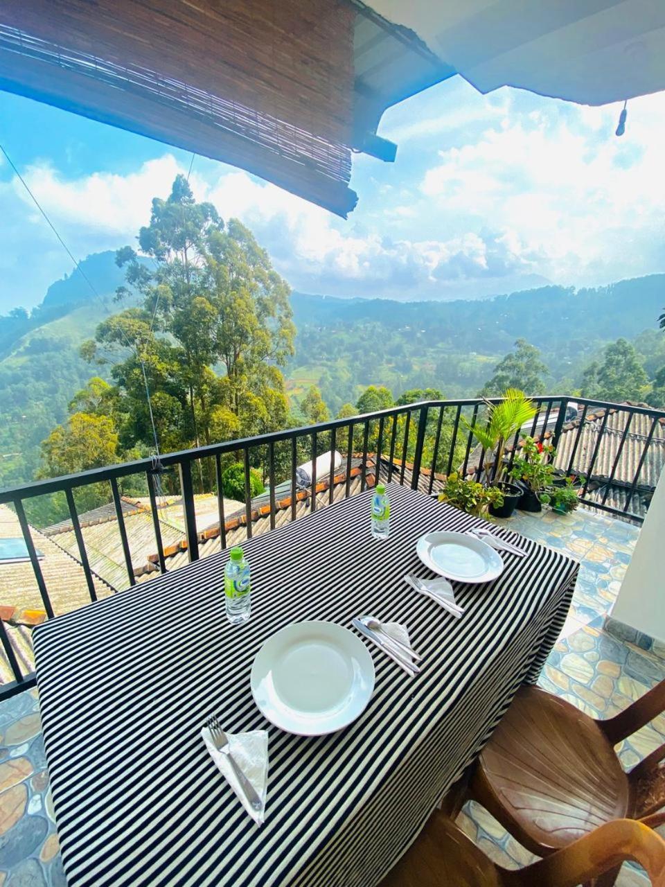 Pleasant Peak Bed & Breakfast Ella Exterior photo